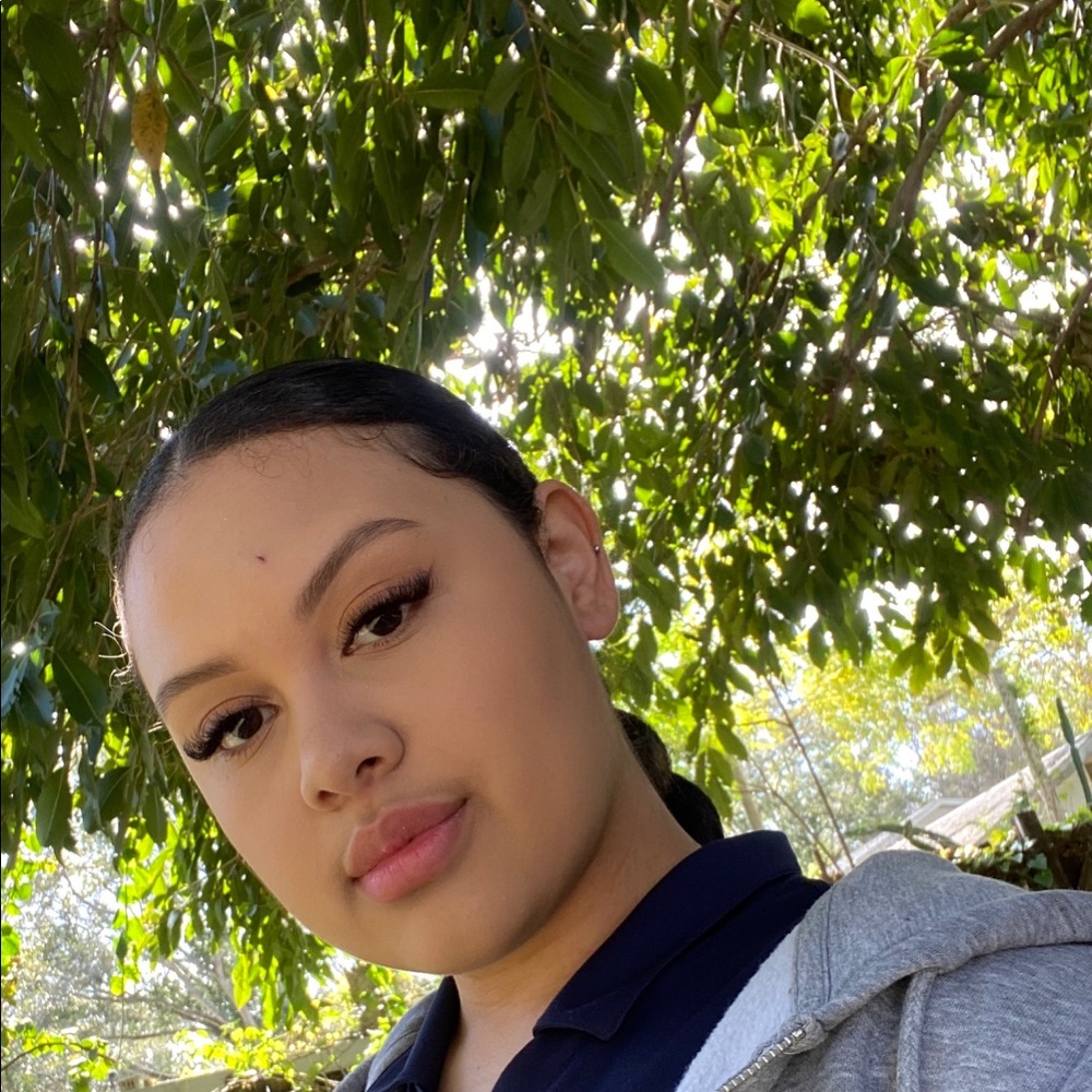Meet your Posher, Dania